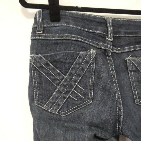 BONGO DENIM | size 5 | Sleek Blue Dark Wash Slim Fit Jeans - Picture 10 of 16